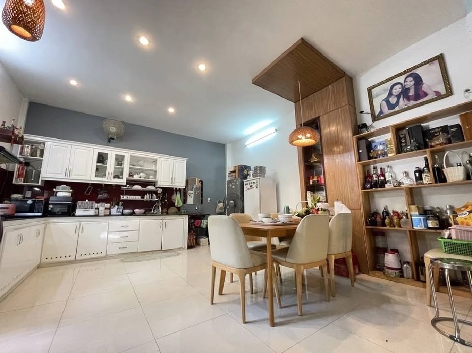 Bán biệt thự lô góc 3 tầng, gara ô tô, trung tâm Hòa Cường, Hải Châu, Đà Nẵng