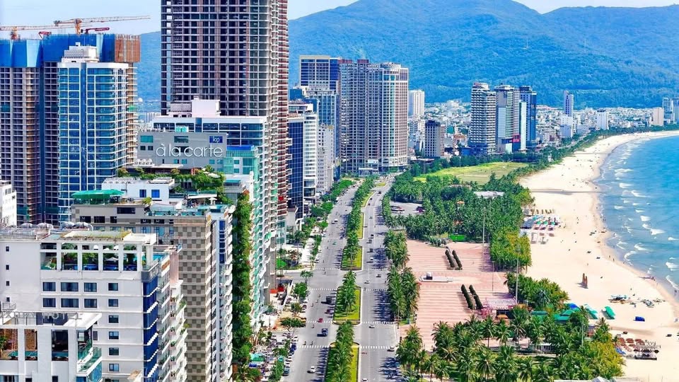 Đất góc 2 mặt tiền, 165m2, 7.2m ngang, ngay trung tâm phố Tây, thông ra biển Mỹ Khê - Cơ hội đầu tư sinh lời