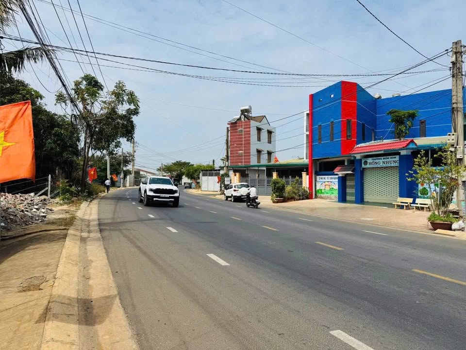 Đất vàng Nguyễn Thị Định 40m2, mặt tiền đắc địa, giá hời như mơ