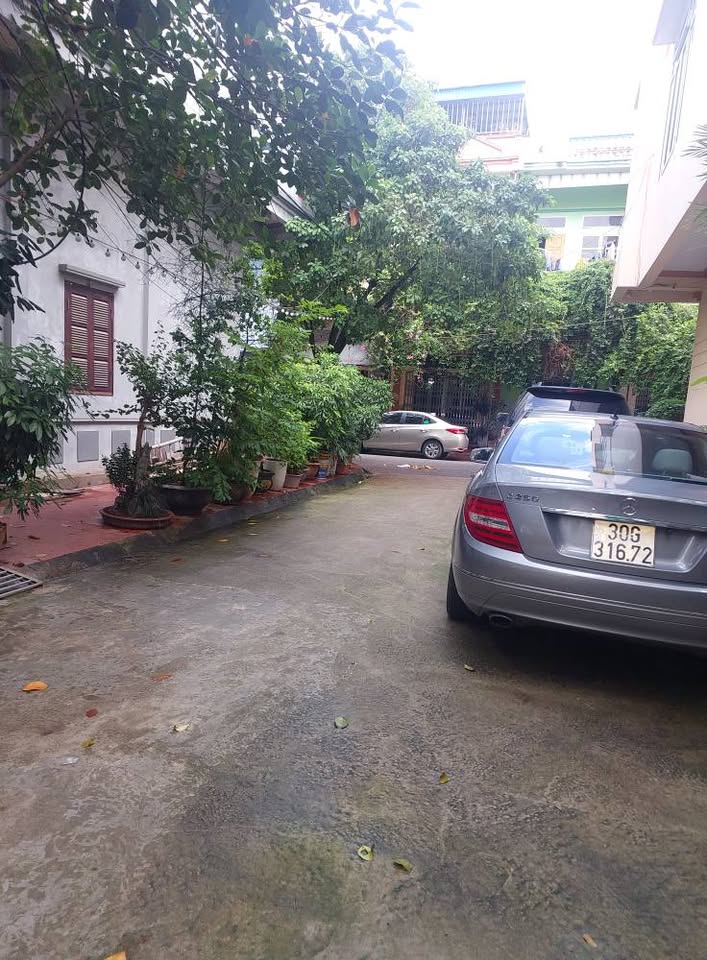 Đất vàng trung tâm Bãi Vượt 97m2 mặt tiền 5m, ngõ rộng ô tô, giá hời