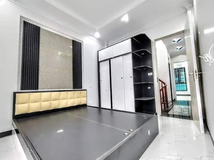 Nhà 4 tầng, ô tô tránh, 5 ngủ, cách hồ Nguyễn Viết Xuân 50m - Hà Đông, giá tốt