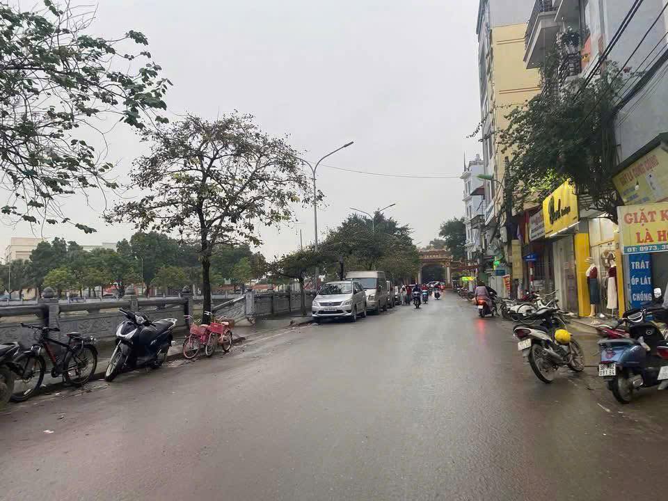 Nhà Phú Diễn, ô tô đỗ cửa, gần chợ, trường học, hồ điều hòa, đại học Tài Nguyên Môi Trường, giá 6 tỷ