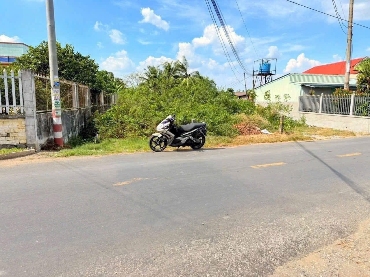 Bán đất thổ cư mặt tiền nhựa Đăng Mỹ, Tân Trụ, Long An