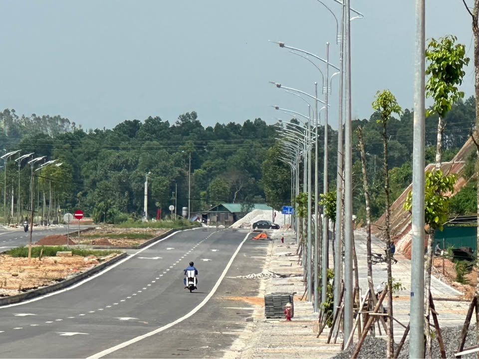 Bán đất tái định cư Tân Thịnh, mặt tiền đường 50m kết nối Nguyễn Tất Thành - Âu Cơ, diện tích 8x20m