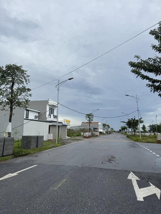 Bán gấp đất vàng 90m2 mặt đường 10m, hướng Đông cực đẹp tại Lý Nhân, Hà Nam