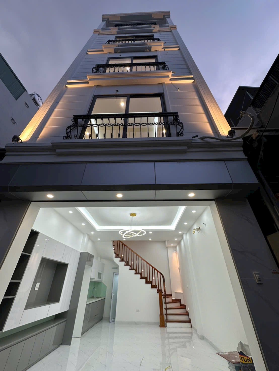 Nhà mới Vân Canh, 5 tầng, 7 phòng ngủ, mặt tiền 5m - Giá hấp dẫn