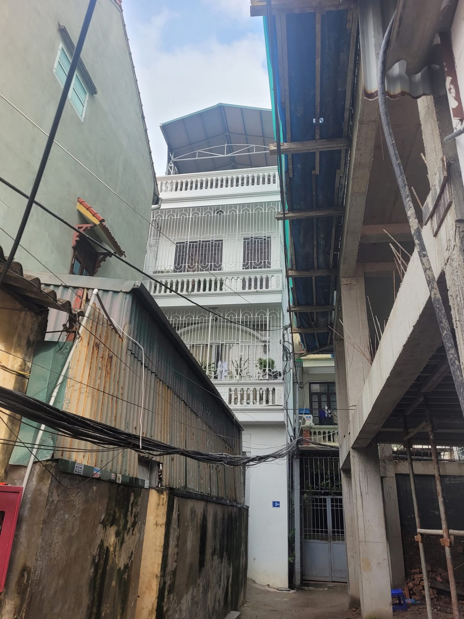 Bán nhà 4 tầng, diện tích 55m2 tại Đức Diễn, ô tô đỗ gần, giá 8 tỷ