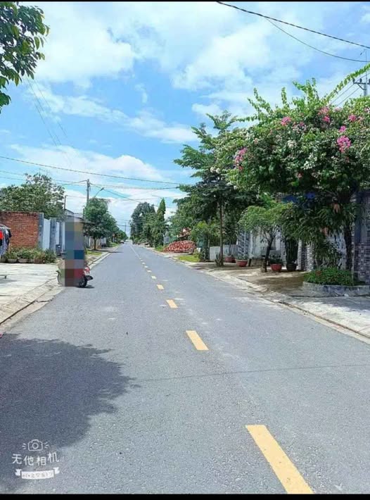 Đất vàng Kon Tum - Mặt tiền đường nhựa, xây mái Thái, giá chỉ 1 tỷ