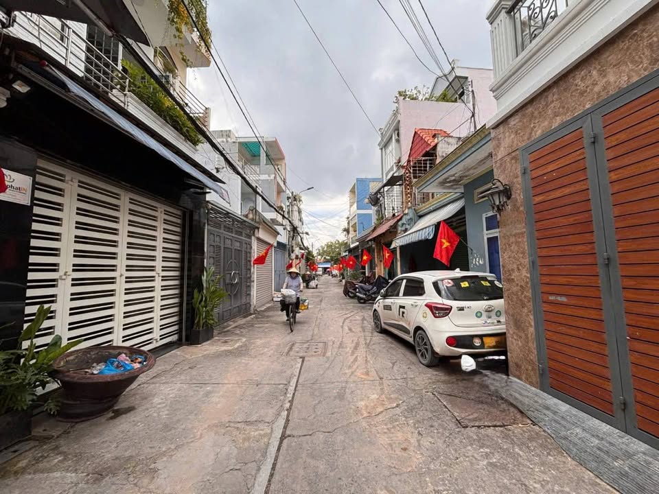 Bán nhà hẻm xe hơi 6m thông đường Trương Công Định, phường Tân Quý, quận Tân Phú
