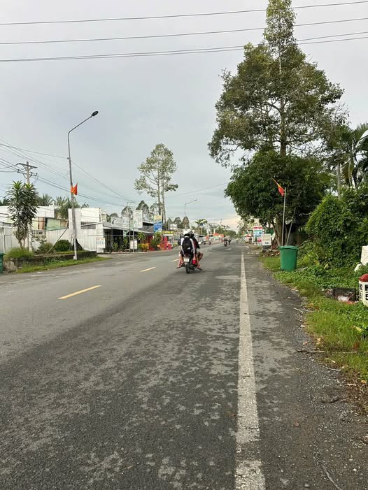 Bán nền mặt tiền Quốc lộ 61, gần Uỷ ban xã Hoả Lựu, diện tích 10.5m x 50m, gần 300m2 thổ cư