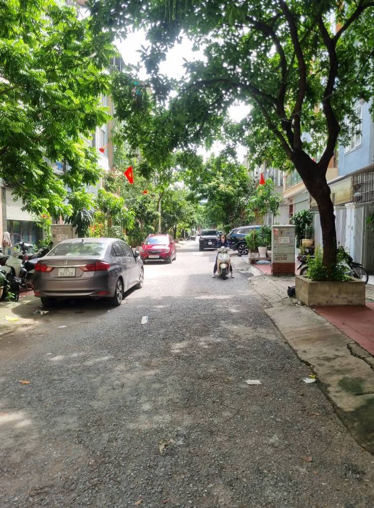 Nhà 6 tầng thang máy ở, văn phòng, kinh doanh đều ok