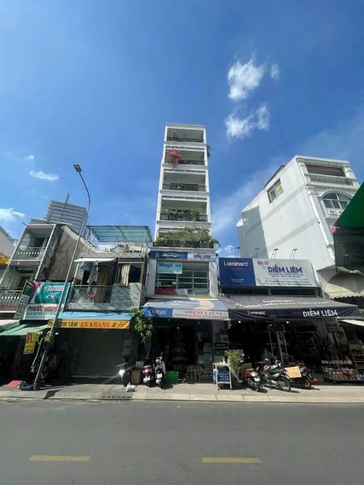 Nhà mặt tiền Nguyễn Phúc Nguyên, Quận 3, 6 tầng, thang máy, giá hời
