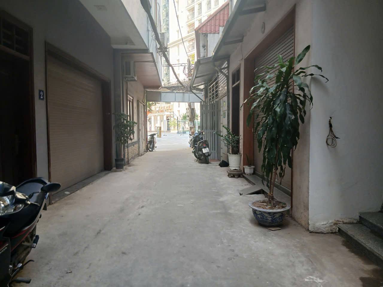 Nhà Tây Mỗ 5 tầng - Ba bước ra phố, gần ô tô tránh