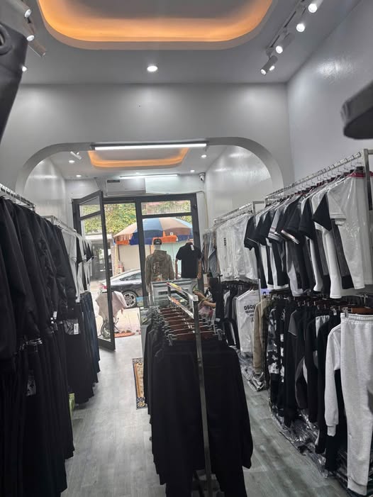 Giao lộ vàng Hoàng Văn Thái - Nhà 2 tầng, kinh doanh hưng thịnh