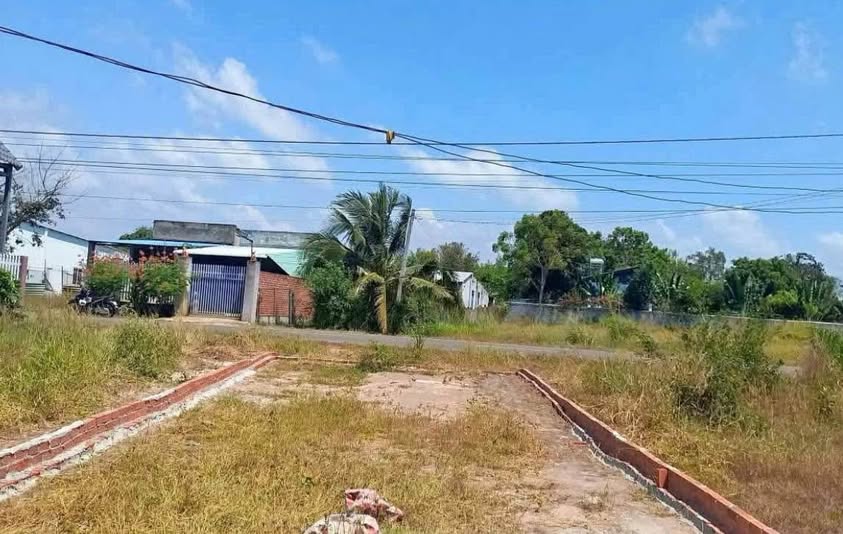 Đất vàng Bình Dương 250m2 mặt tiền đường nhựa, sẵn thổ cư, giá chỉ 290 triệu