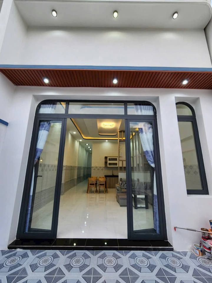 Chính chủ bán gấp nhà mới tinh 1,2 tỷ, có sổ đỏ, xe hơi vô tận nhà