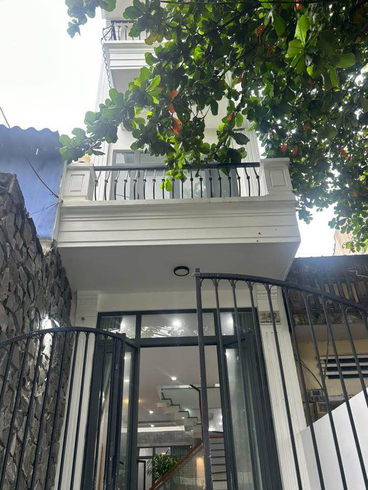 Nhà 3 mê mới đẹp, 67m2 nở hậu 7m, mặt tiền Nguyễn Công Trứ, Tuy Hòa