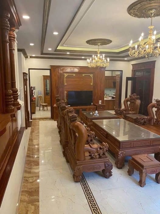 Biệt thự góc 3,5 tầng, 2 mặt tiền, hơn 300m2, full nội thất, trung tâm Khai Quang