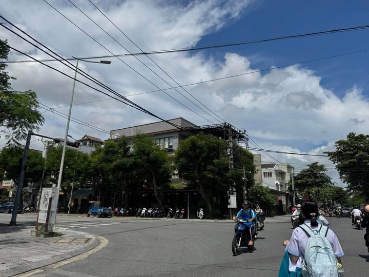 Mặt tiền Đào Tấn, Huế - 150m2, ngang 6m, gần công viên, nhà văn hóa