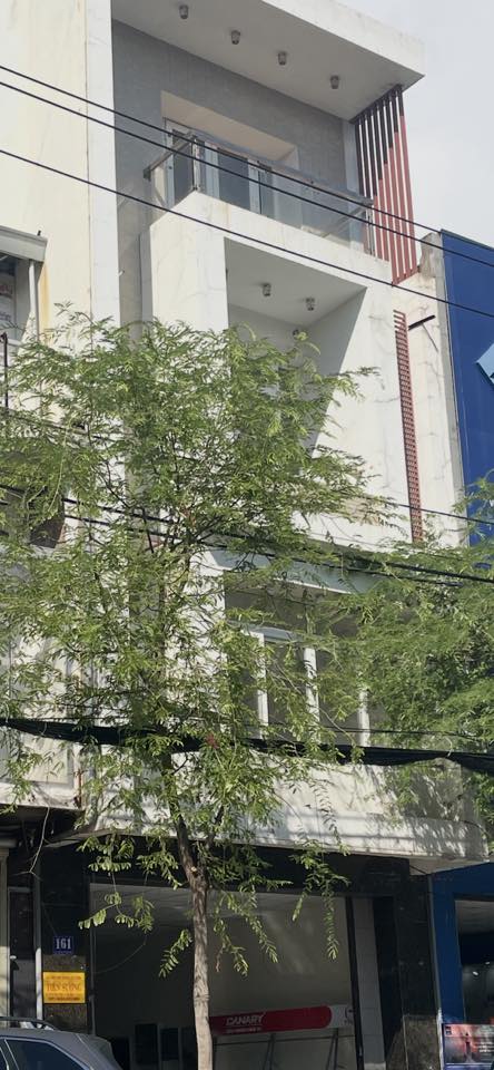 Nhà 4 tầng 'khủng' mặt tiền Lê Hồng Phong, Quy Nhơn - Văn phòng, ngân hàng, showroom 'xịn sò' - Giá 25.5 tỷ