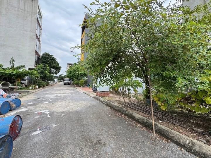 Đất Dương Nội - Mặt tiền 5m, xây 7 tầng thang máy, ô tô tránh - Giá 11 tỷ