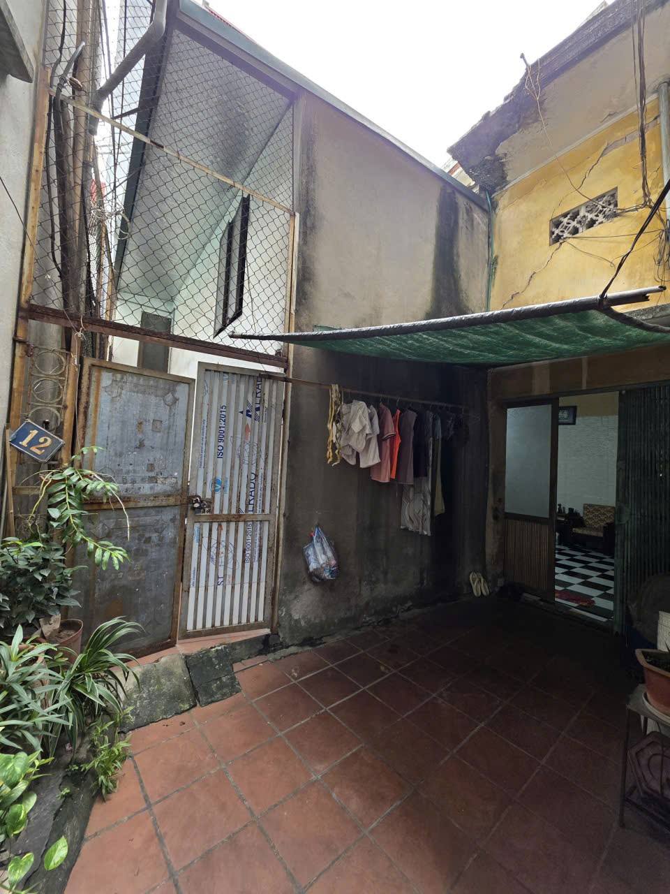 Đất Long Biên 101m2, 9 tỷ, sổ đỏ sẵn sàng, chủ nhà bán gấp