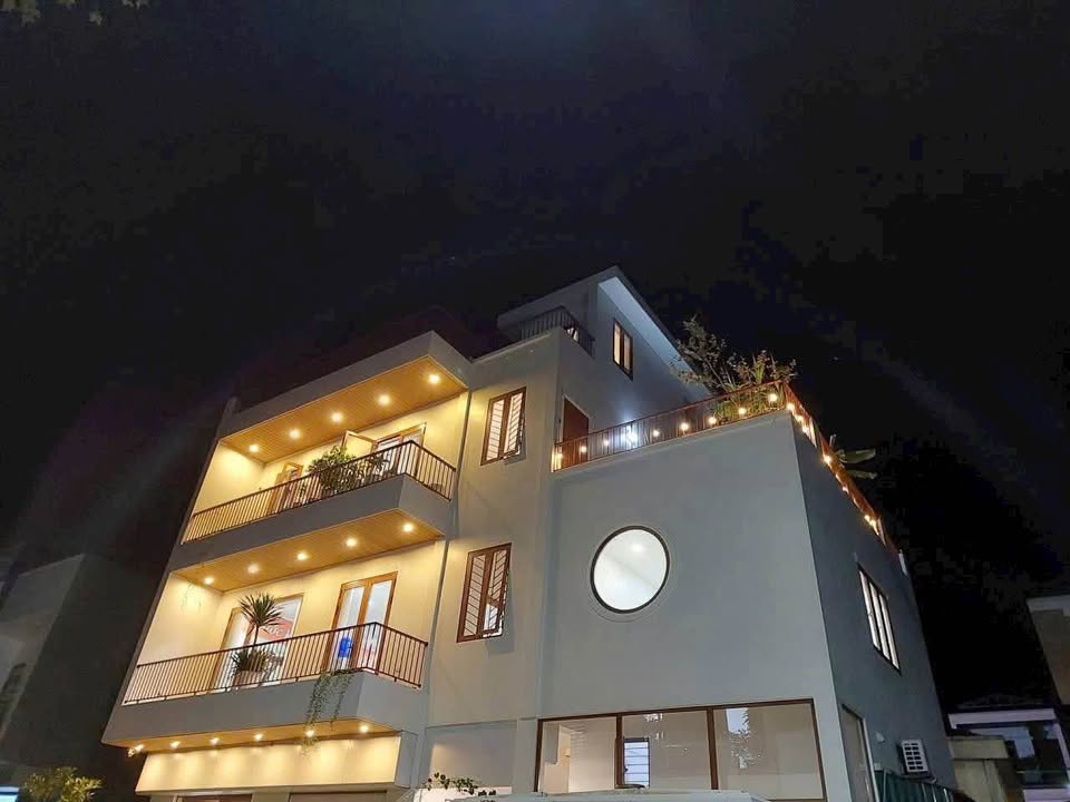 Nhà 3 tầng kinh doanh, dòng tiền khủng, trung tâm Cẩm Phả