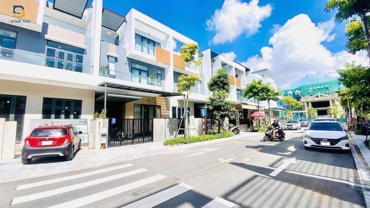 Nhà 3 tầng Hoàng Quốc Việt, Huế, 1.8 tỷ nhận nhà, 240 triệu/năm tiền thuê