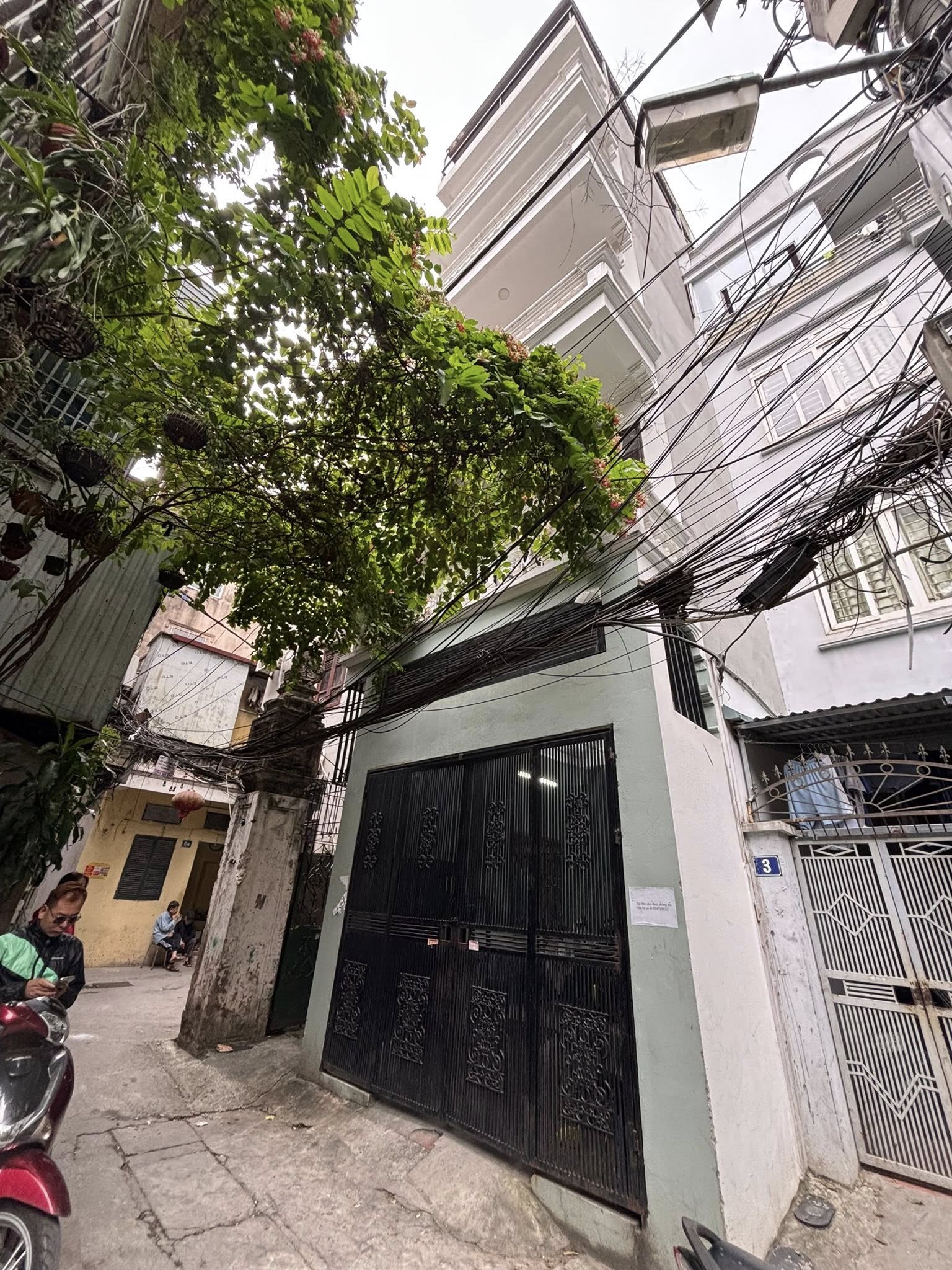 Nhà 9 phòng khép kín, ô tô vào nhà, 6 tầng Minh Khai - 12.5 tỷ