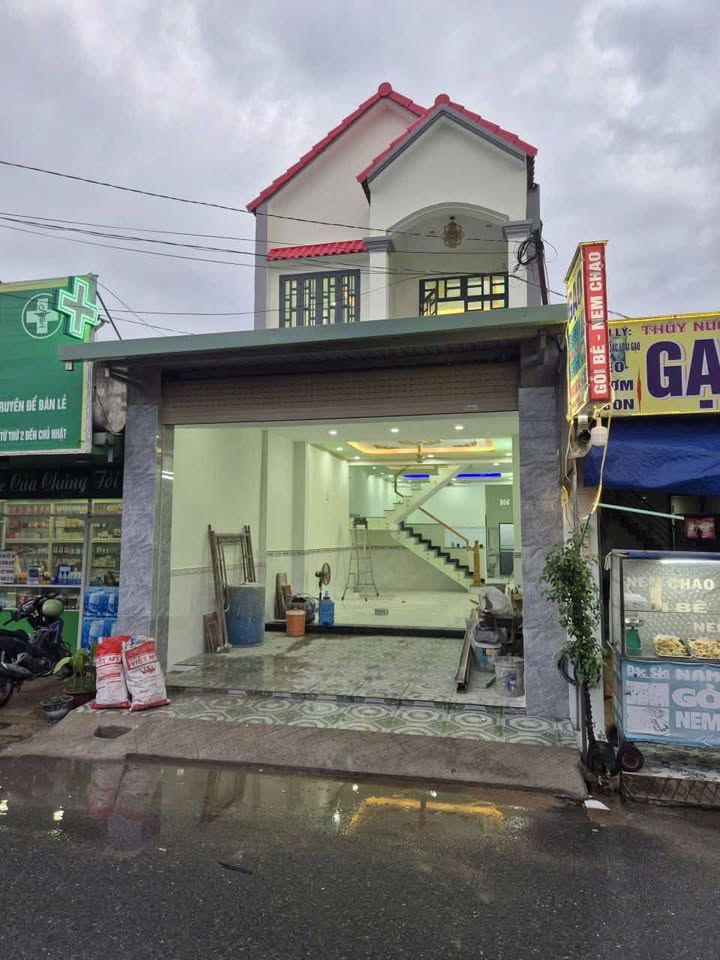 Nhà mặt tiền Cây Da kinh doanh sung túc, ở thoải mái, đầu tư sinh lời