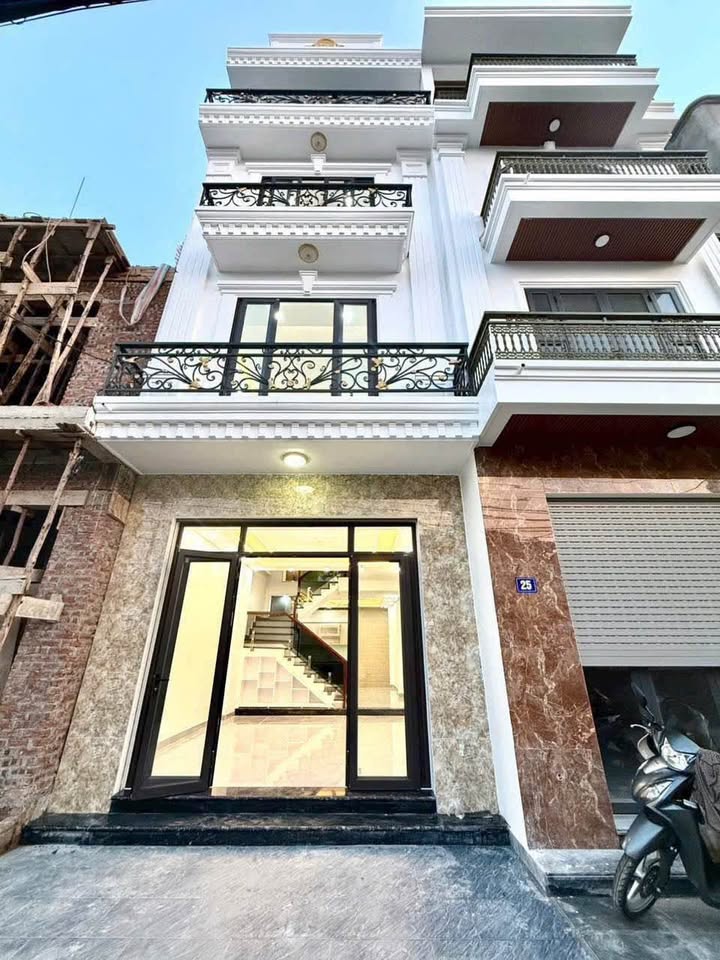 Nhà 4 tầng mặt đường thông, kinh doanh sầm uất tại Vân Tra, An Dương, Hải Phòng