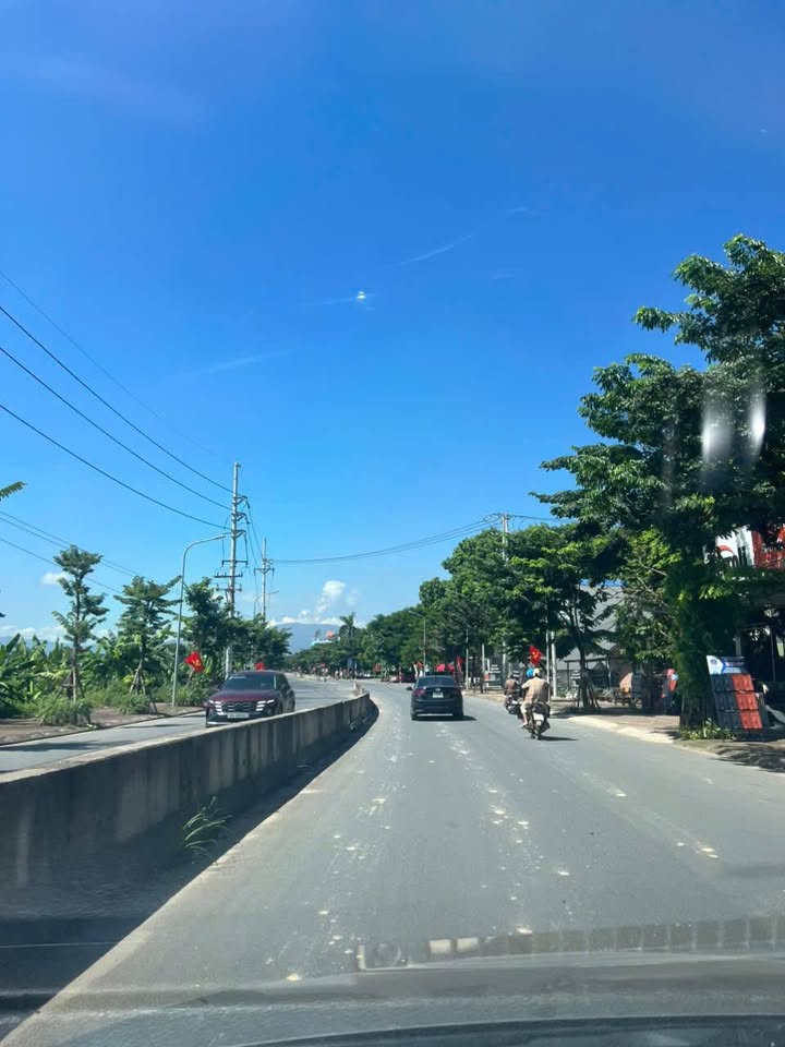 Bán đất 93m2, 2 mặt tiền Tỉnh lộ 420, gần CNC Hòa Lạc