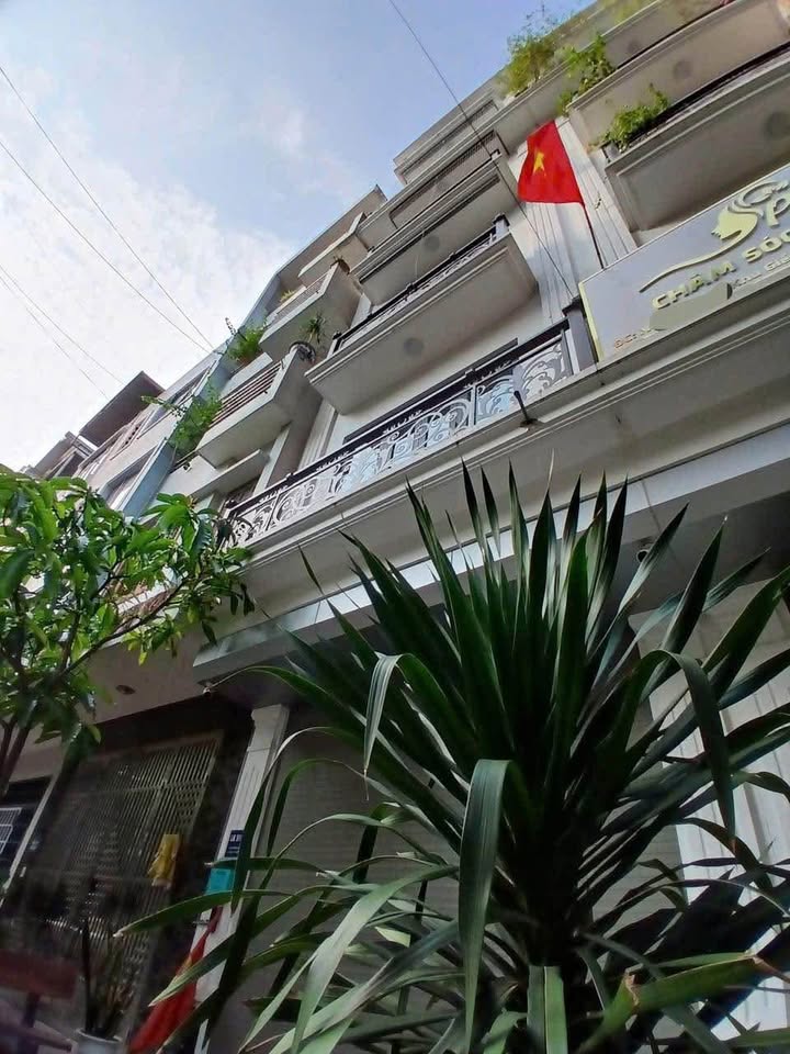 Bán nhà phân lô vuông vắn, 2 thoáng, ô tô đỗ cửa tại Bến xe Nước Ngầm, Hà Nội