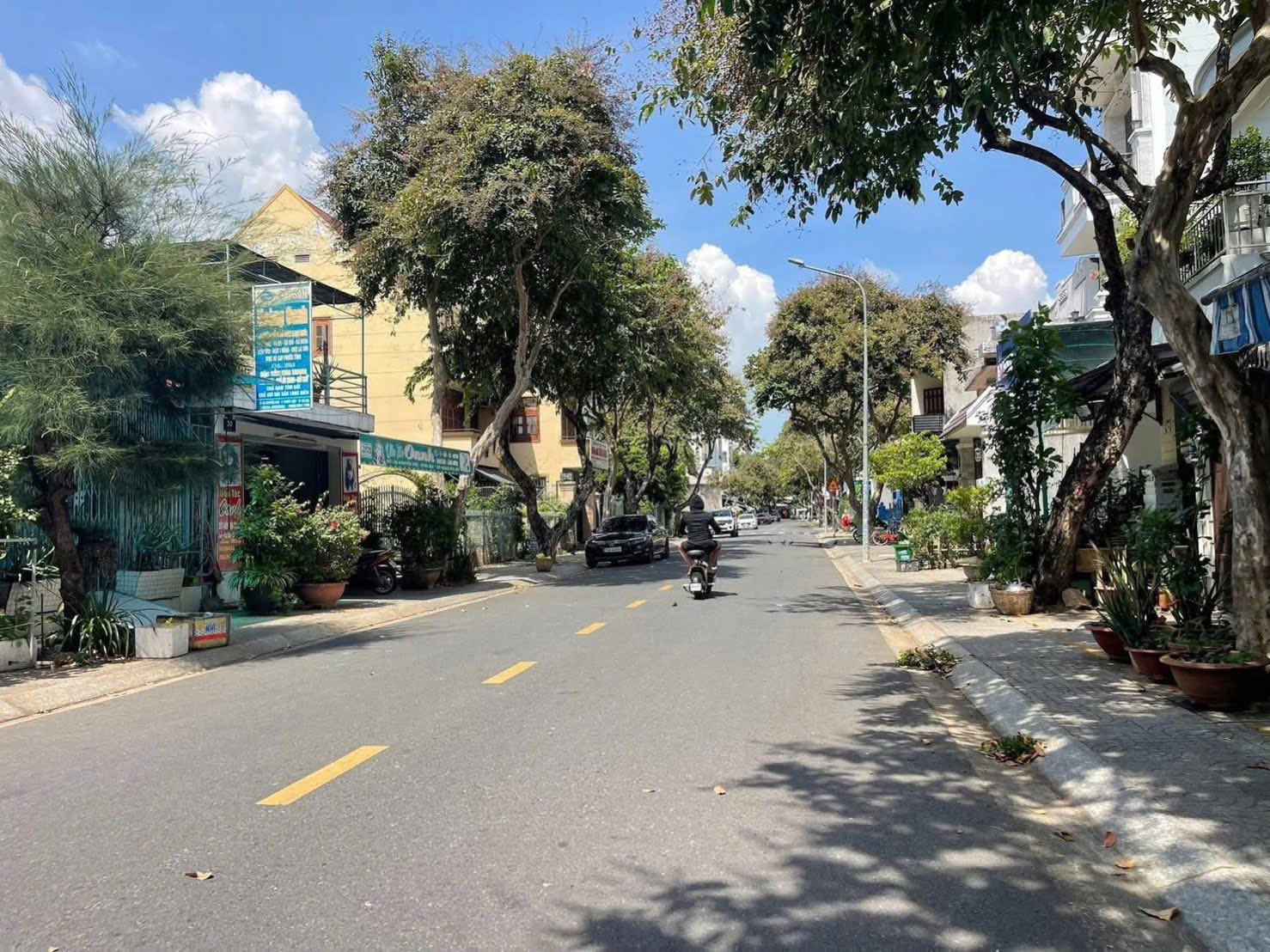 Nhà mặt tiền Nguyễn Huệ kinh doanh bạt ngàn, giá hời 4,8 tỷ