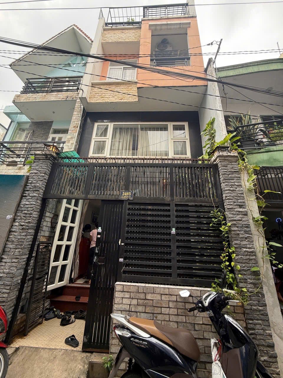 Nhà Tân Phú 4x12m, 1 trệt 2 lầu, sổ hồng riêng, giá 7.2 tỷ, ngõ thoáng, gần chợ