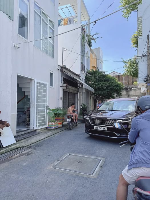 Nhà Tân Phú - Hẻm xe hơi quay đầu, sổ hồng riêng, giá 5 tỷ