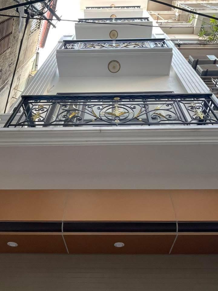 Nhà 40m², 5 tầng, thang máy, Hai Bà Trưng, 9 tỷ