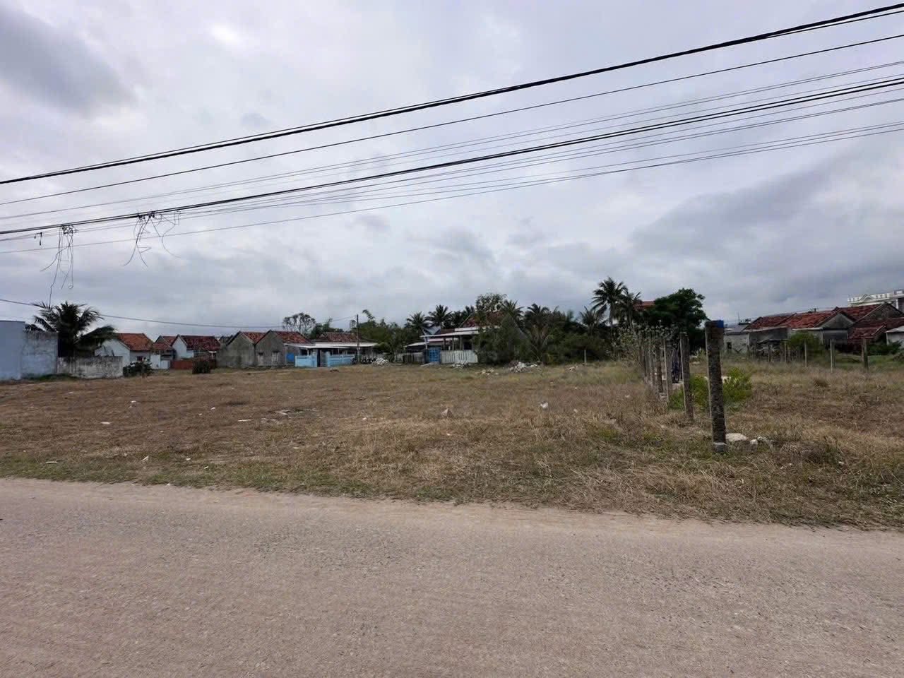 Bán đất thổ cư 240m2 mặt tiền 8m, gần cảng và dự án Hòa Phát tại Phú Lạc, Đông Hòa