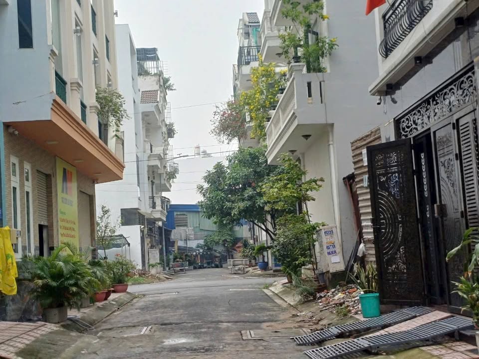 Nhà 5x14m Sổ riêng, ô tô ngủ trong nhà, giá 5.1 tỷ