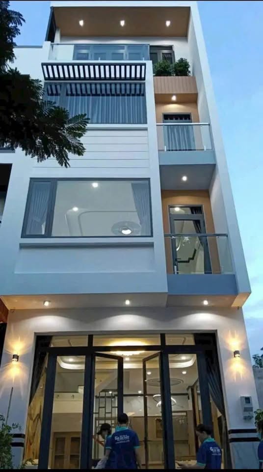 Nhà 4 tầng kinh doanh cực đỉnh, ngay chợ đêm Phan Rang