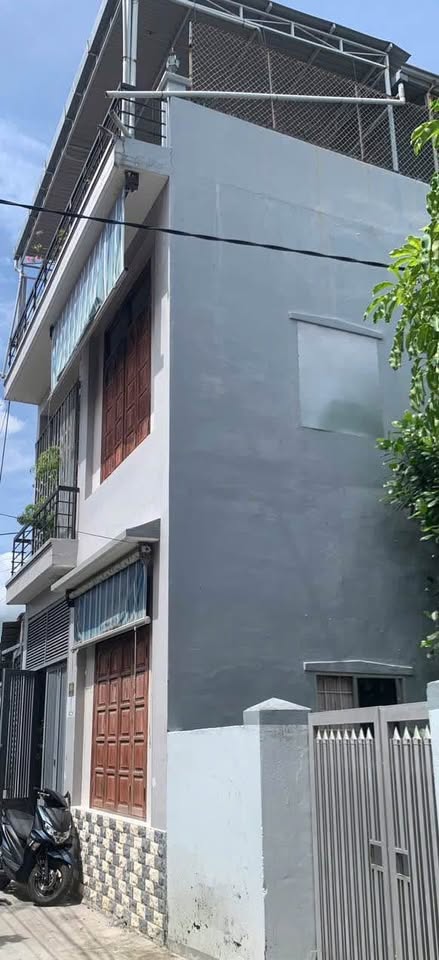 Nhà 2 tầng mát mẻ gần biển Nha Trang - 47.1m2