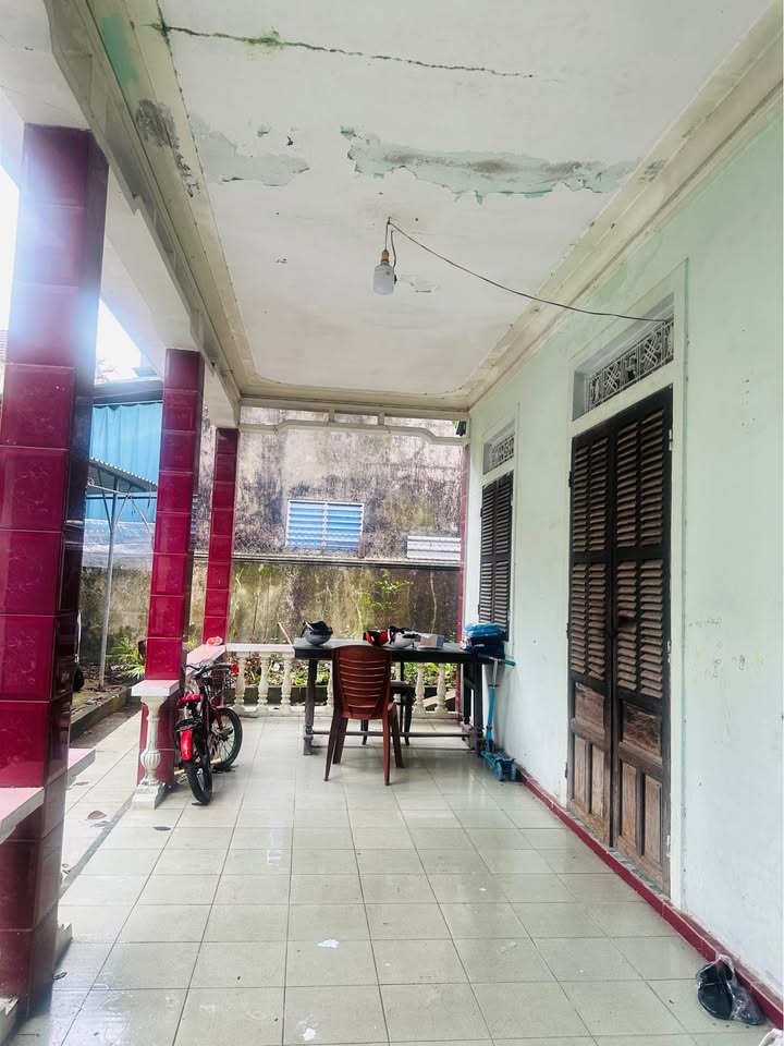 Đất vàng 215m2 tặng nhà, kiệt ô tô Nguyễn Trãi, giá hời