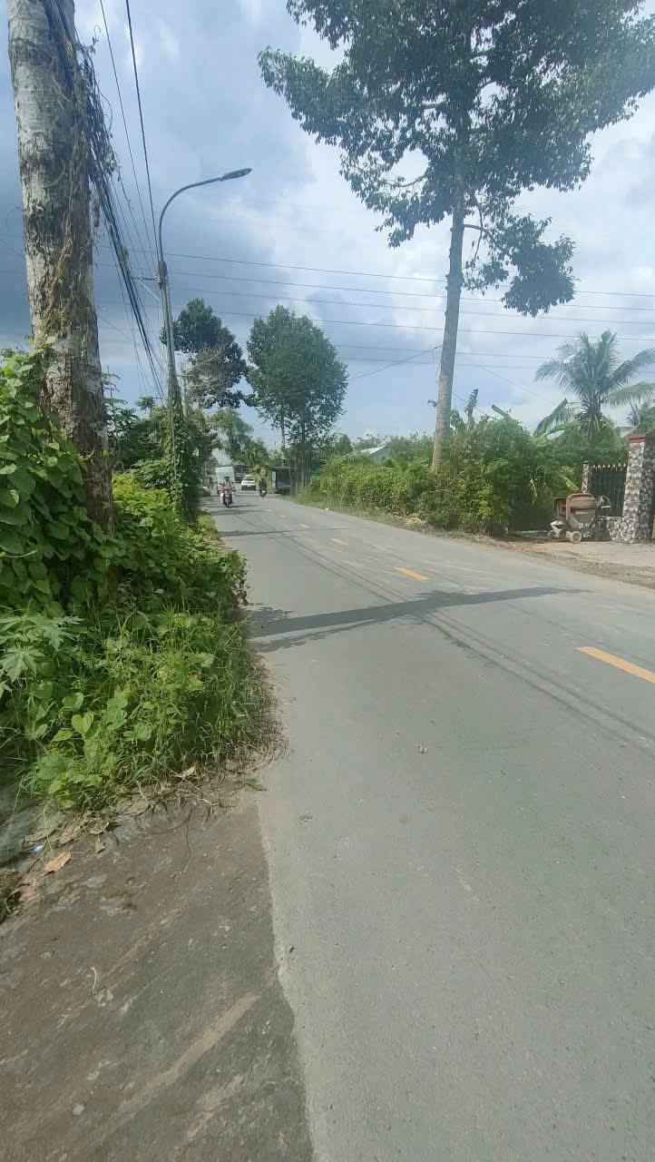 Nhà mặt tiền Huỳnh Thị Nở 3 ngủ, 3 vệ sinh, sổ hồng thổ cư, giá hời 2.69 tỷ