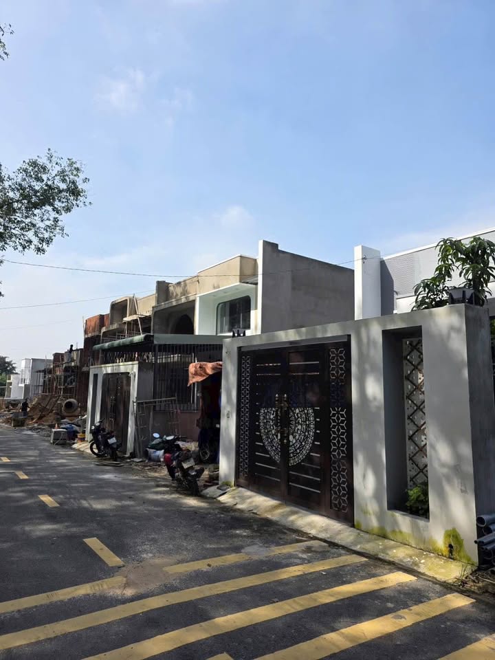 Nhà Tân Định 3 ngủ, sân ô tô, hướng Đông - Giá hời như mơ