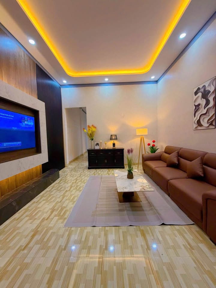 Nhà trung tâm Buôn Ma Thuột 2,68 tỷ, hẻm rộng 2 xe tránh, sổ riêng