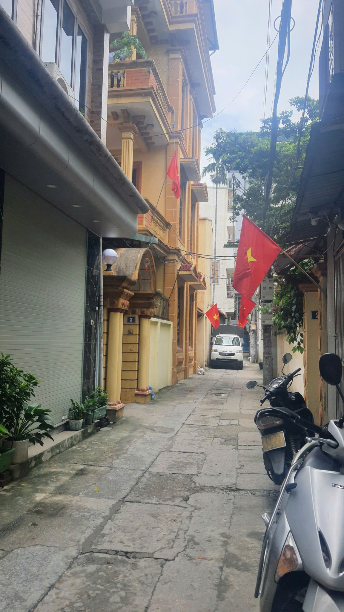 Nhà Phạm Văn Đồng, 140m², 7m mặt tiền, ô tô lùi cửa, sổ vuông