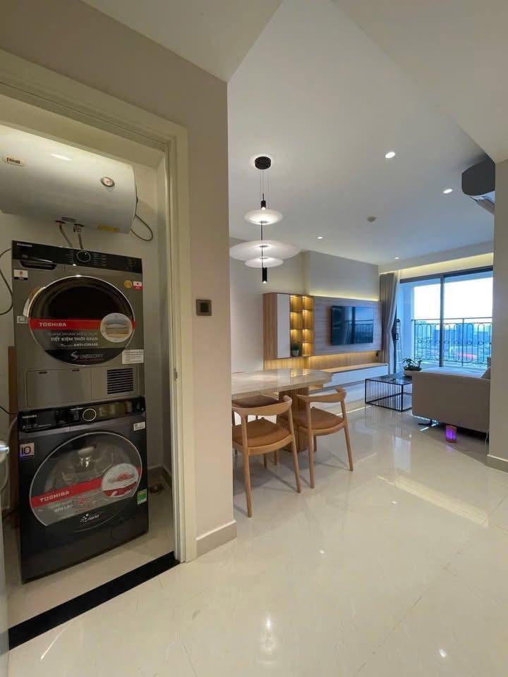 Saigon Royal - Căn hộ 2 ngủ view sông, tầng cao, full nội thất cao cấp