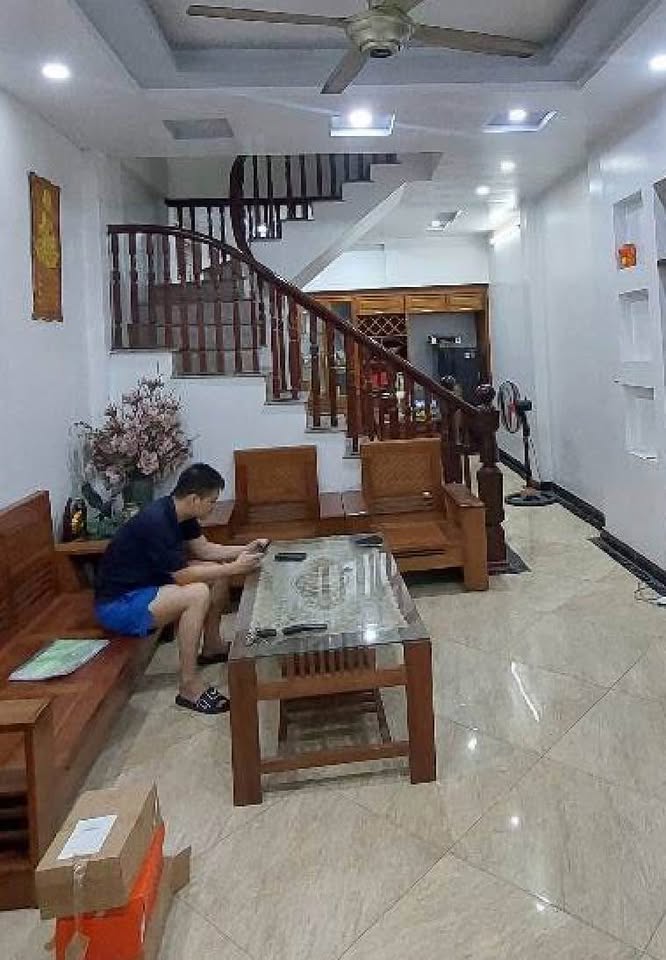 Bán nhà 50m2, 4 tầng full nội thất gỗ, ngõ ô tô thông, Quang Trung, Hà Đông