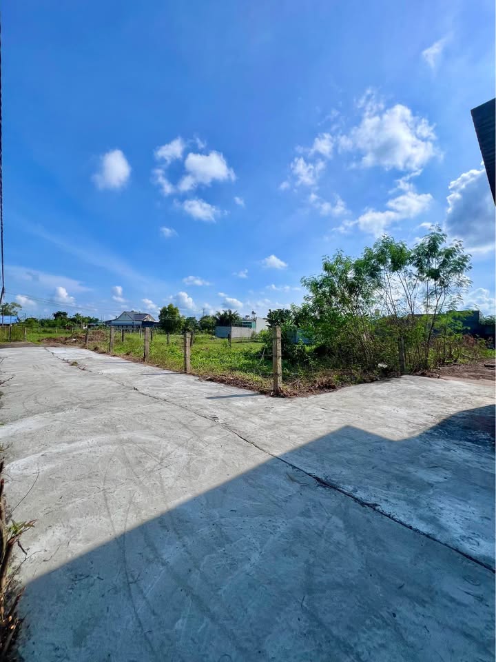 Đất góc 2 mặt đường, giá 'hời' 800 triệu, ai nhanh tay thì còn