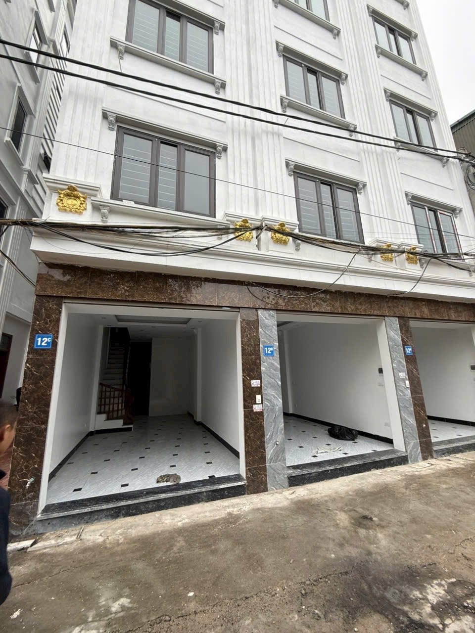 Nhà 5 tầng thang máy - Ô tô tránh vào nhà tại Tả Thanh Oai - Sẵn sàng đón bạn